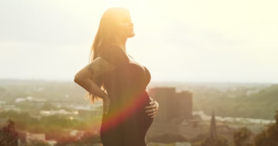 30 Ide Caption untuk Foto Maternity dalam Bahasa Inggris dan Artinya