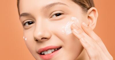 12 Sabun Cuci Muka Bagus Remaja, Aman Digunakan