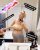2. Katy Perry selfie pumping bra celana dalam pasca melahirkan
