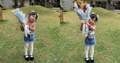 Momen Gemas Chava Anak Rachel Ven Bawakan Bunga Xabiru