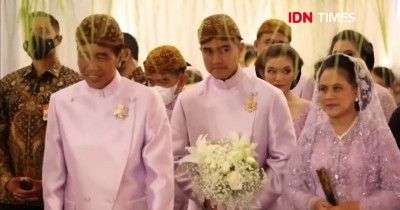 Gaya Presiden Jokowi & Kaesang Pakai Beskap Lilac Malam Midodareni
