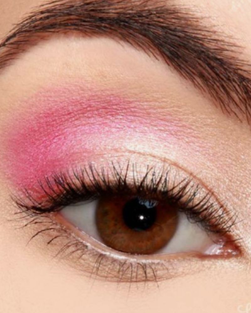 6. Pretty pink eyeshadow
