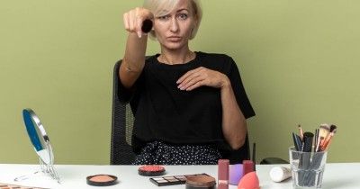 Tips Hasil Makeup agar Tidak Terlihat Tua, Pemilihan Warna Harus Tepat