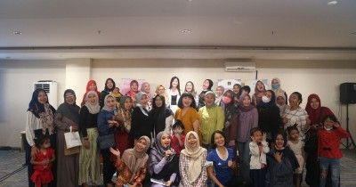 Popmama Arisan Surabaya Ajarkan tentang Menjadi Mamapreneur