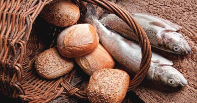 Cerita Alkitab: Lima Roti dan Dua Ikan
