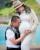 9. Menjalani pemotretan maternity dua busana berbeda