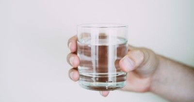 Manfaat Minum Air Putih Ibu Menyusui, Jangan Diabaikan Ya Ma