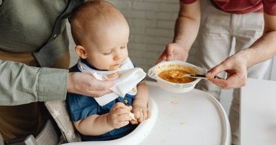 Mana Lebih Baik Bayi, Spoon Feeding atau Baby Led Weaning