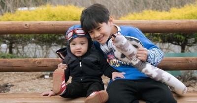 Seru, Yuk Intip Foto Rafathar dan Rayyanza saat Liburan di Jepang