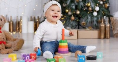 6 Kegiatan untuk Meningkatkan Kemampuan Kognitif Bayi Usia 7-12 Bulan