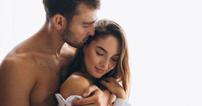 10 Bagian Tubuh Sensitif yang Bisa Merangsang Suami, Makin Bergairah