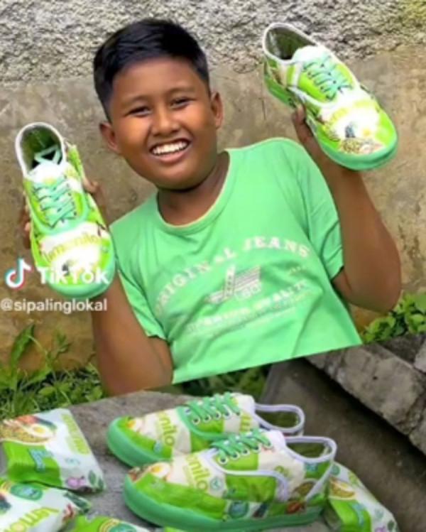 rivan-remaja-pembuat-sepatu-2jpg-4c53e0f80f1a4782a71ef87c2df03b13_600xauto