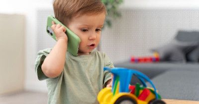 Apakah Mainan Berisik Menyebabkan Speech Delay? Ini Kata Dokter!