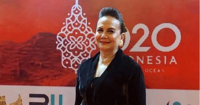 7 Fakta Keluarga Christine Hakim, Dekat dengan Mamanya